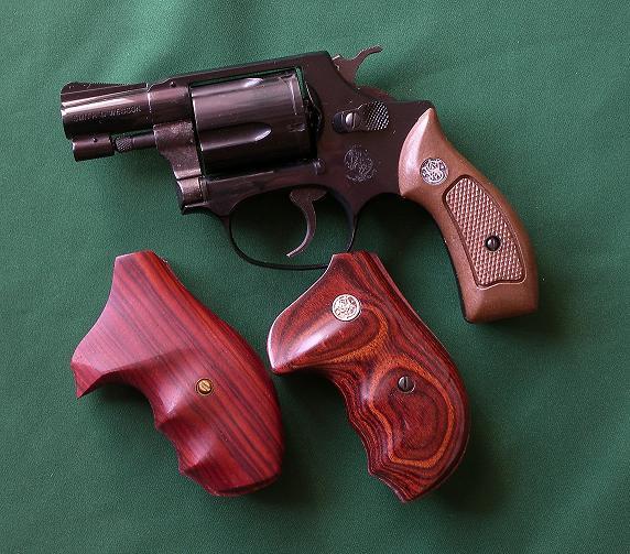 CMC Smith & Wesson M36 チーフススペシャル木製グリップ付き ☆S＆W M36チーフスペシャル CMC製 モデルガン 木製グリップ付