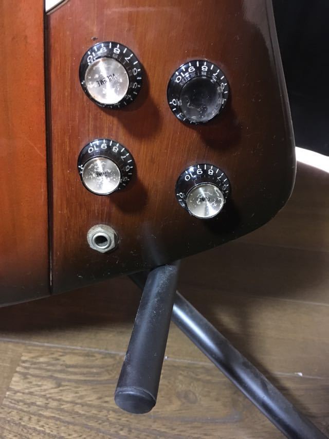 Gibson V 0 - ギブソン・ファイアーバード Vintage Guitar World