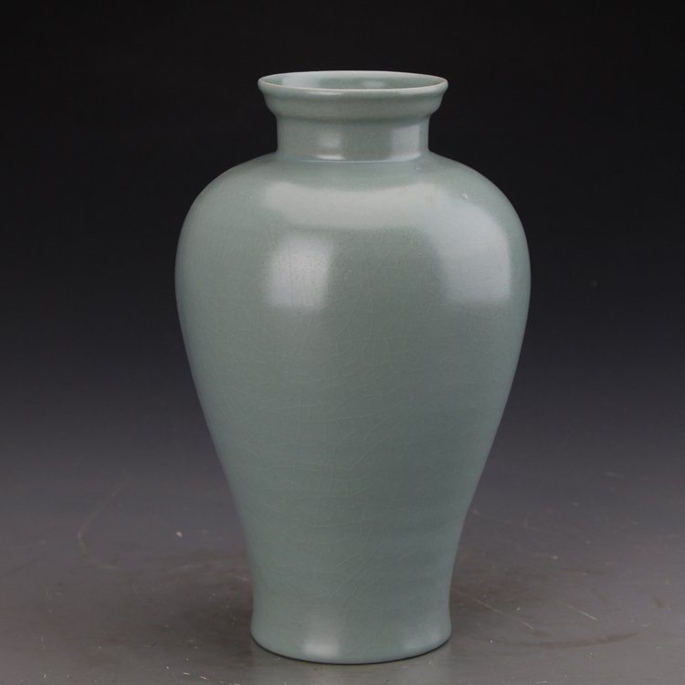 【低価，お買い得】 中国古美術　蒐集蔵出し明　宋　清凉寺　汝青釉梅瓶　古董瓷器　コレクター放出品ｃｑ035