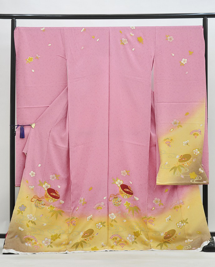 新作，大人気 inagoya 振袖祭開催 注目の第6弾 大 につき追加入荷 仮絵羽 振袖 ピンク 八掛付 正絹 未仕立て 新古品 リメイク素材n8901js(リメイク素材)｜売買されたオークション情報、yahooの商品情報をアーカ リメイク素材