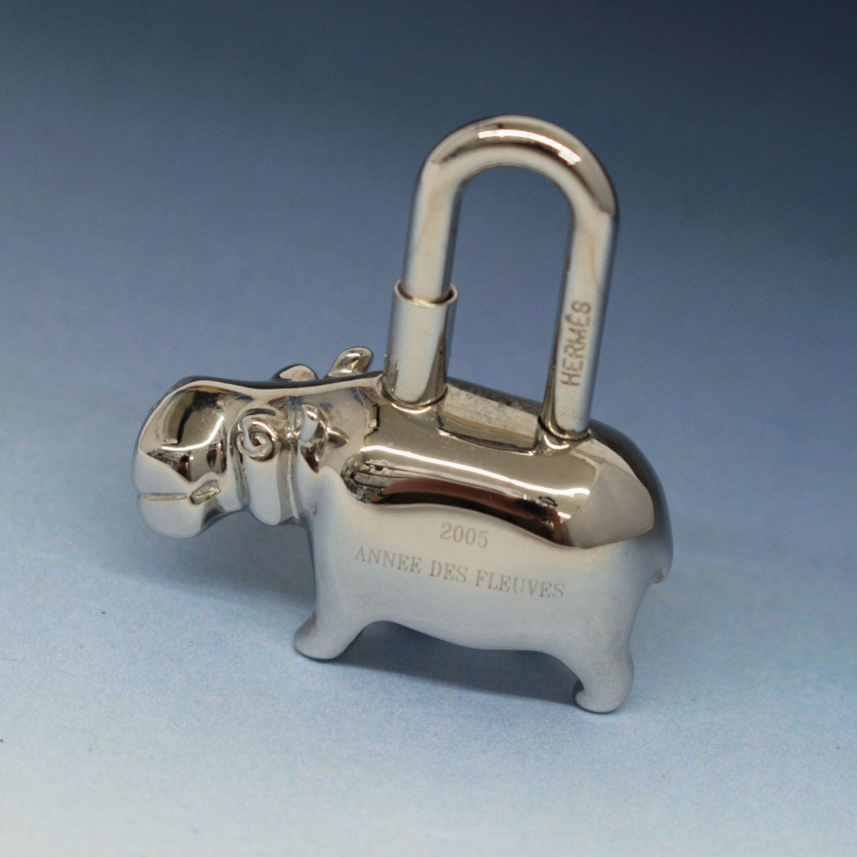 良好☆HERMES エルメス カデナ カバ 2005 ANNEE DESFLEUVES 良好☆HERMES エルメス カデナ カバ 2005 ANNEE DESFLEUVES
