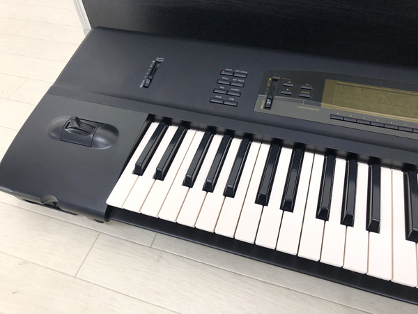 KORG 01/WFD シンセサイザー コルグ ハードケース付 過去に身内が使っ