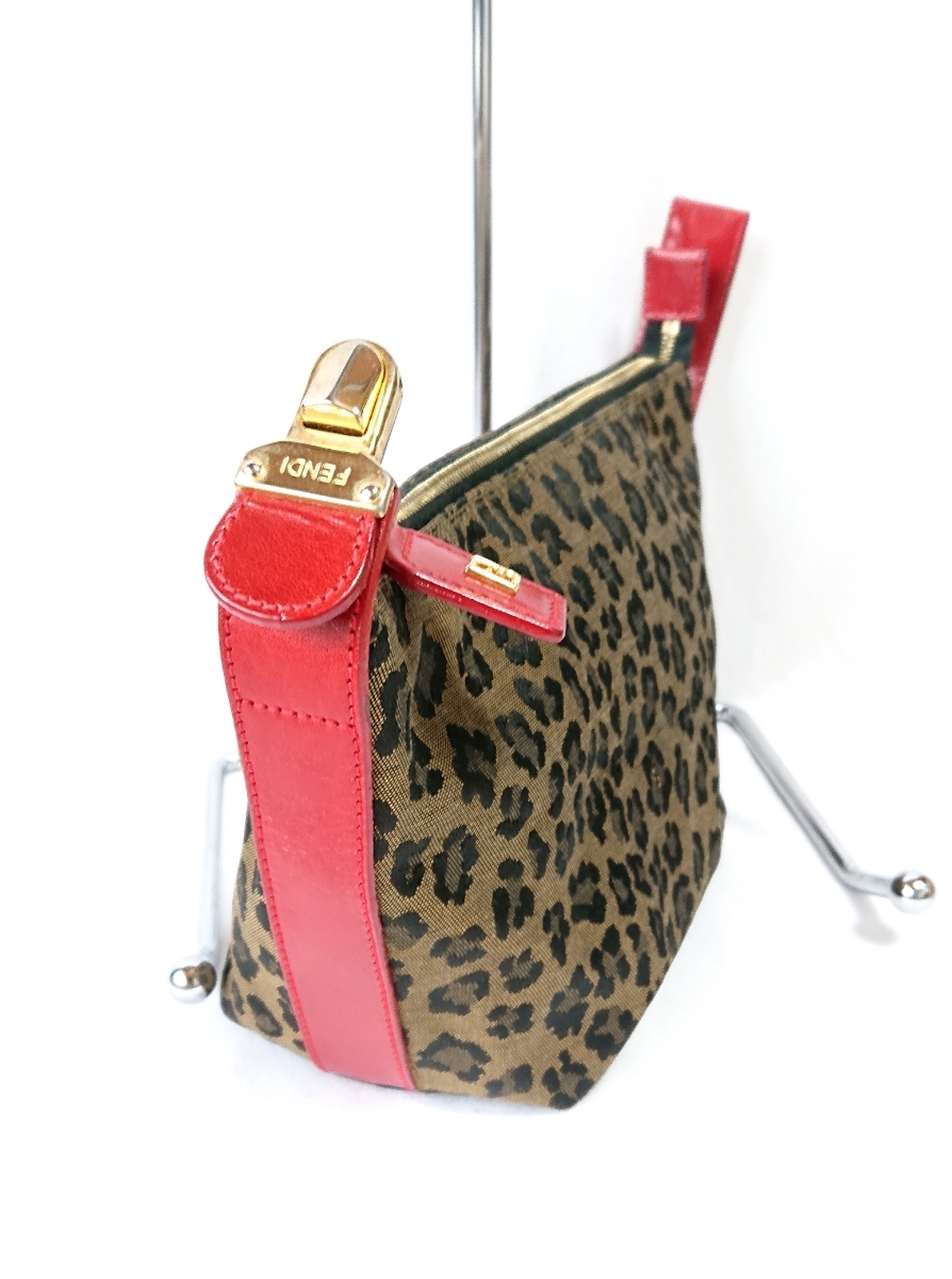 フェンディ FENDI ポーチ 美品 ズッカ柄 ブラウン ズッカ 美品FENDI