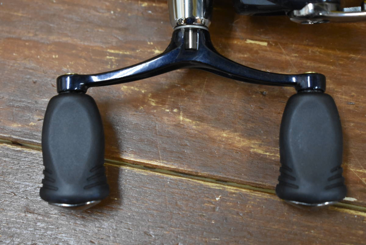 品 ダイワ 15 レブロス 04h Dh ダブルハンドル ギア比 5 6 Daiwa Revros エギング ダイワ 売買されたオークション情報 Yahooの商品情報をアーカイブ公開 オークファン Aucfan Com