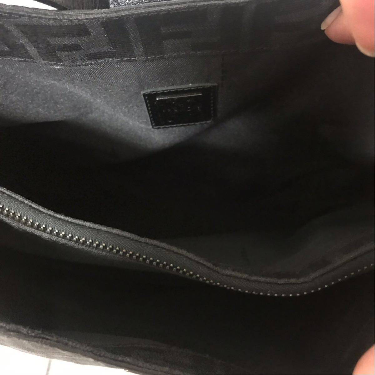 FENDI マンマバケット ズッカ柄 ブラック ショルダーバッグ 