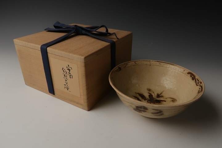 SALE，大得価 遅日亭 安南 鉄絵 花紋 茶碗 茶道具 無傷 ベトナム14 15世紀 m3253s(東南アジア)｜売買されたオークション情報、yahooの商品情報をアーカイブ公開 - オークファン 東南アジア