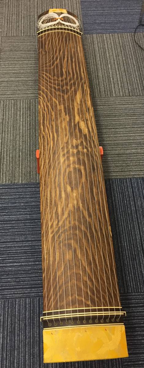 箏 13弦 すだれ彫り 和楽器 並甲 蒔絵 上角 収納ケース付き