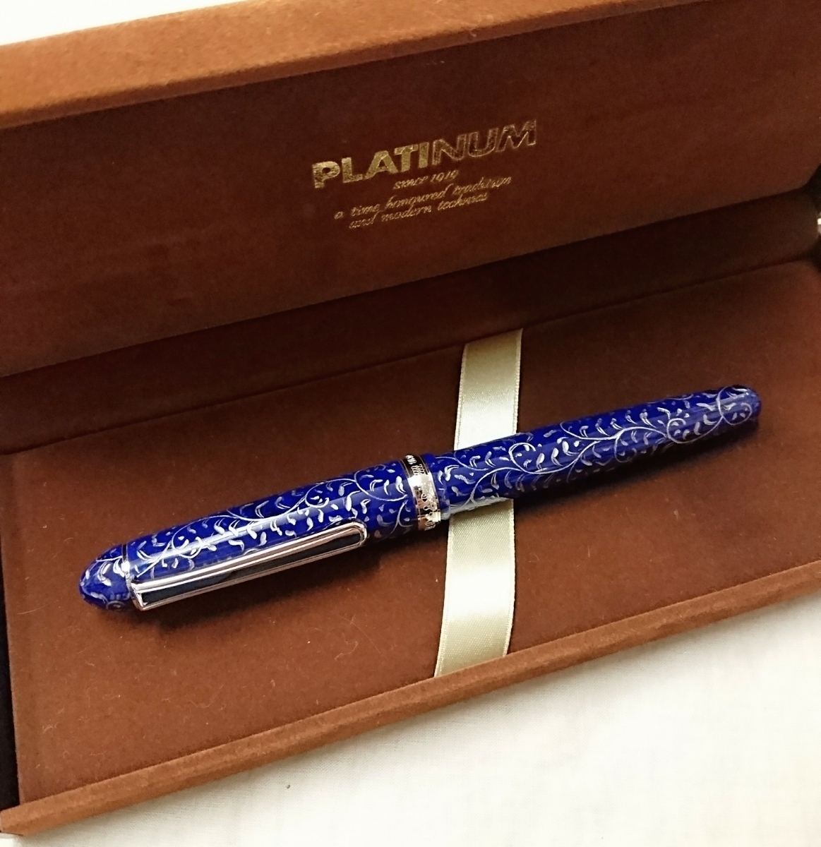 超美品☆プラチナ Platinum 万年筆 ＃3776 セルロイド 唐草 模様 沈
