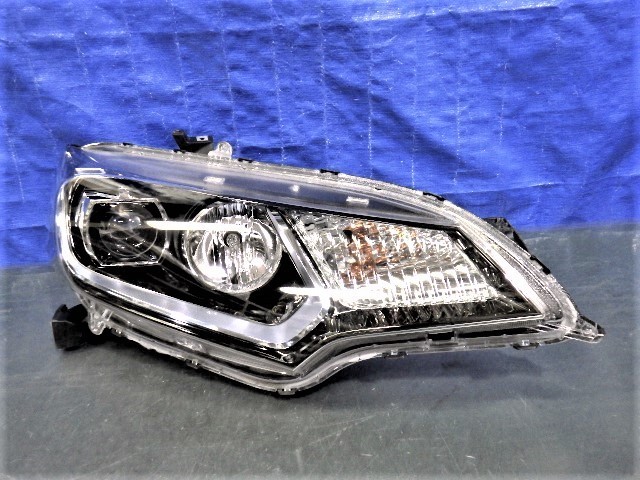1031　フィットハイブリッド　GP5　GP6　前期　右ライト　LED　W1948　良品　Fパッケージ　Lパッケージ