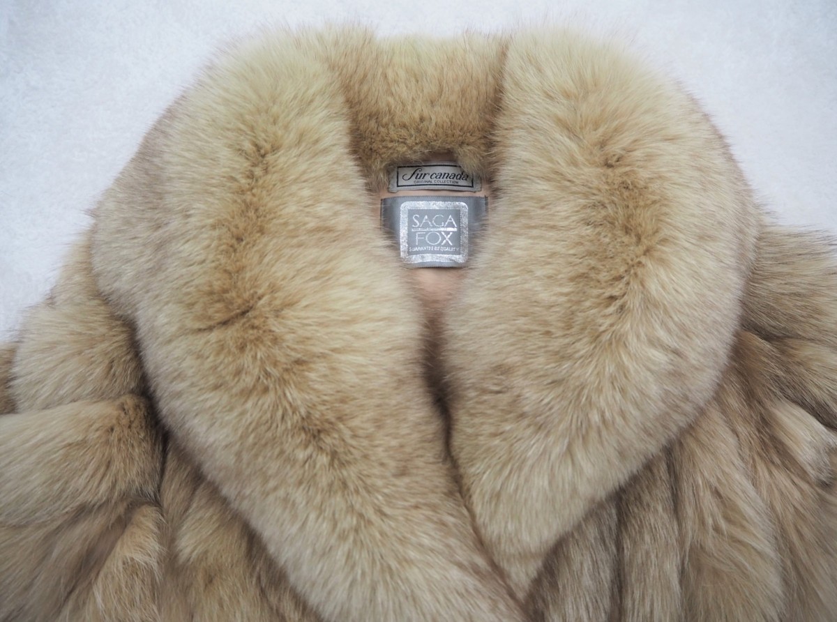 お値打ち品【 銀 SAGA FOX / fur canada 】高級毛皮 ボリューミー 染 
