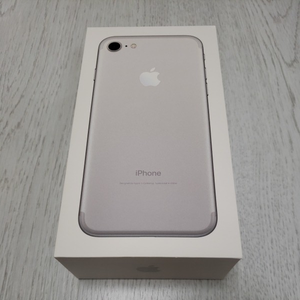 docomo iPhone7 32GB シルバー 未使用・未通電・SIMロック解除済・残債なし・判定〇・送料込み ドコモ_1