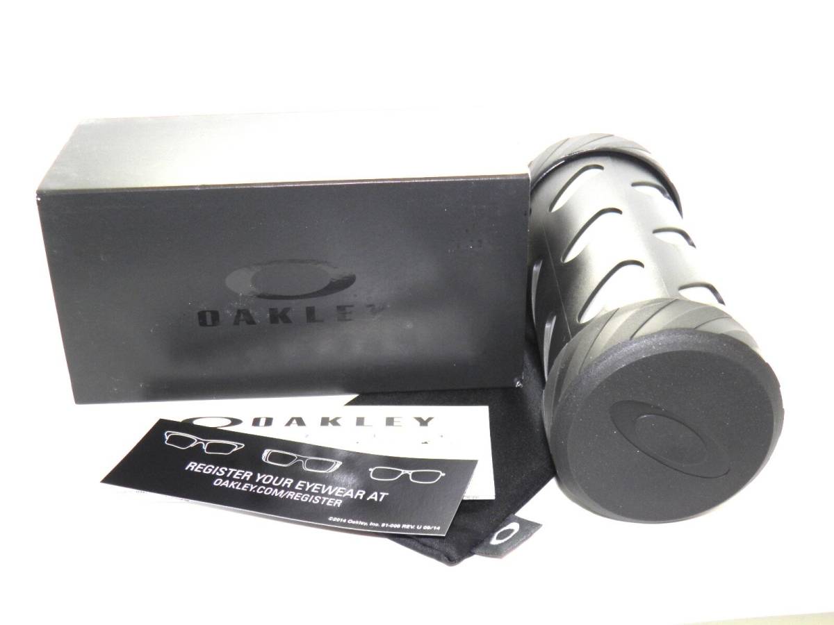 海外 即決 CLEARANCE OAKLEY *MADMAN 6019-05 DARK CARBON PRIZM DAILY POLARIZED Sunglasses