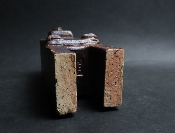 【50】熊倉順吉　伊羅保釉泥像　共箱_3