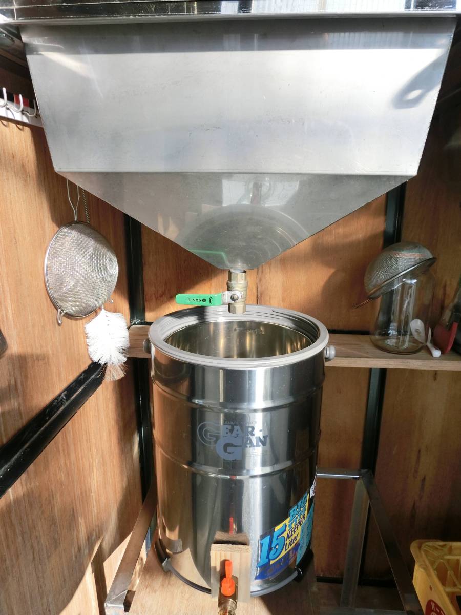 日本みつばち　自家採取　令和元年度 採れたて　百花蜂蜜　はちみつ　ハチミツ　1200グラム 高知県産_2