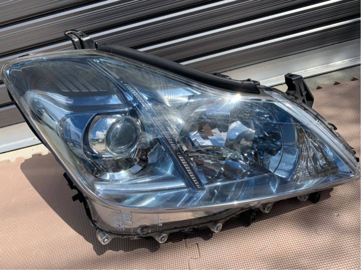 200系 クラウン 右ヘッドライト ロイヤル HID トヨタ クラウン 