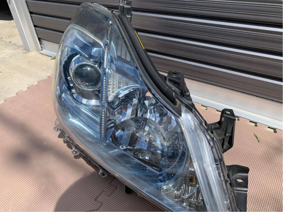 200系 クラウン 右ヘッドライト ロイヤル HID トヨタ クラウン 