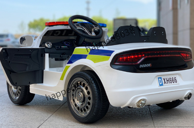 パトカー 乗用玩具 電動ラジコンカー リモコンカー 多機能 おもちゃ