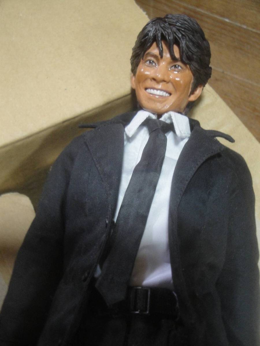 メディコムトイ製　RAH 「青島俊作 踊る大走査線」　1/6可動式フィギュア　衣類は純正品ではなく適当品に着せ替え、、本来の衣装は無し！