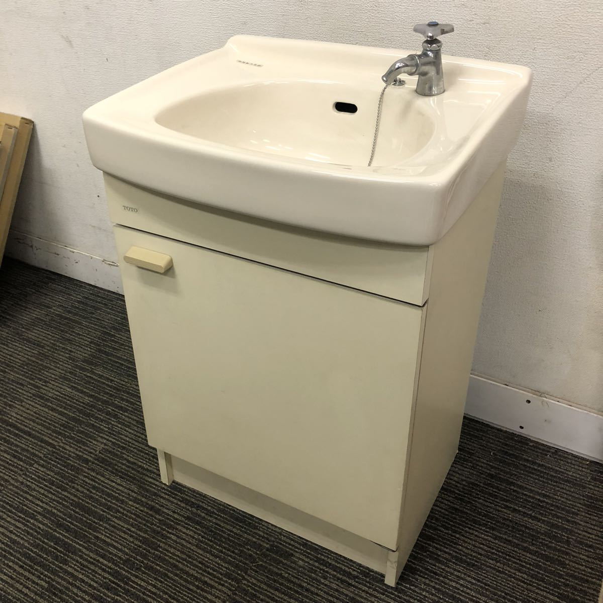  TOTO 洗面化粧台 陶器 手洗台 洗面台 トイレ 手洗い 格安 スタート A(洗面台、洗面ボウル（鏡なし）)｜売買されたオークション情報、yahooの商品情報をアーカイブ公開 - オークファン 洗面、洗濯