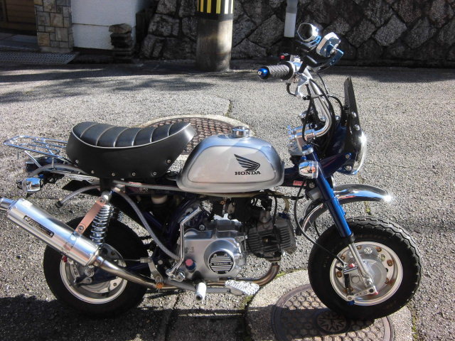 モンキー/ホンダ カスタム費用５０万以上！特選美車！ワンオーナー！ほとんどのノーマルパーツも残っております。の販売情報 丸栄オート｜ウェビック バイク選び | FIモンキー HONDA ノーマル車両 | Whfkaz