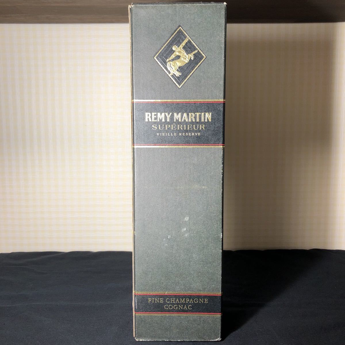 送料無料，正規品 古酒 REMY MARTIN SUPERIEUR VIEILLE RESERVE FINE CHAMPAGNE COGNAC レミーマルタン スペリオール 700ml 40%(レミーマルタン)｜売買されたオークション情報、yahooの商品情報をアーカイブ公開 - オークファン コニャック