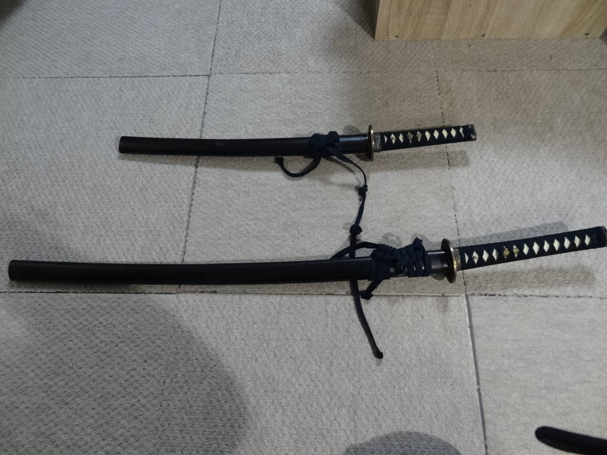黒色 金属製模造刀 2本セット 太刀 脇差 レプリカ 中古① 1円 模造刀