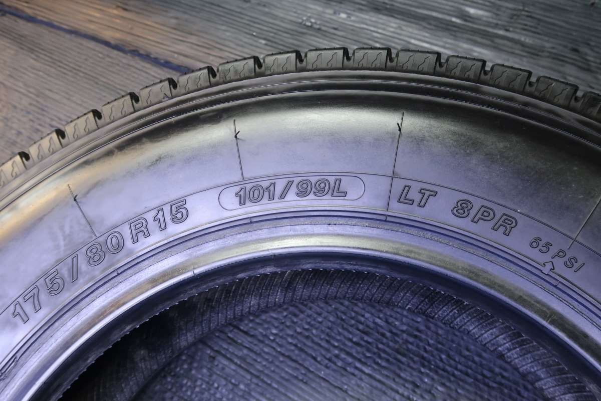 送料無料】中古タイヤ スタッドレスタイヤ 2本セット 175/80R15 8PR101