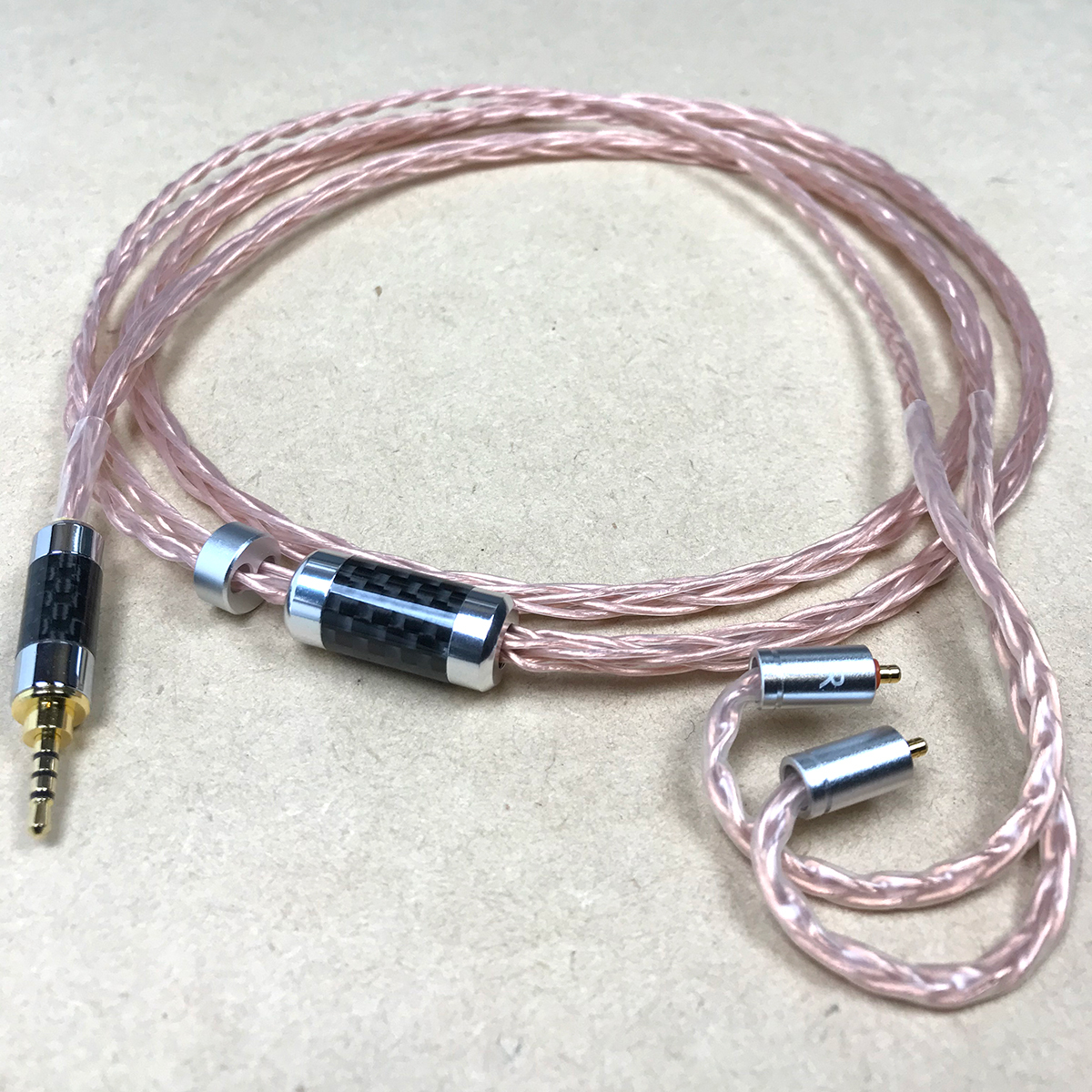 最安値，送料無料 UEカスタムIEM IPX 用リケーブル 8芯 MOGAMI2944 2.5mm4極 120cm モガミ Ultimate Ears UE11PRO/UE18+PRO/UE LIVE Cayin N5 Lotoo PAW5000(Ultimate Ears)｜売買されたオークション情報、yahooの商品情報をアーカイブ公開 - オ Ultimate Ears