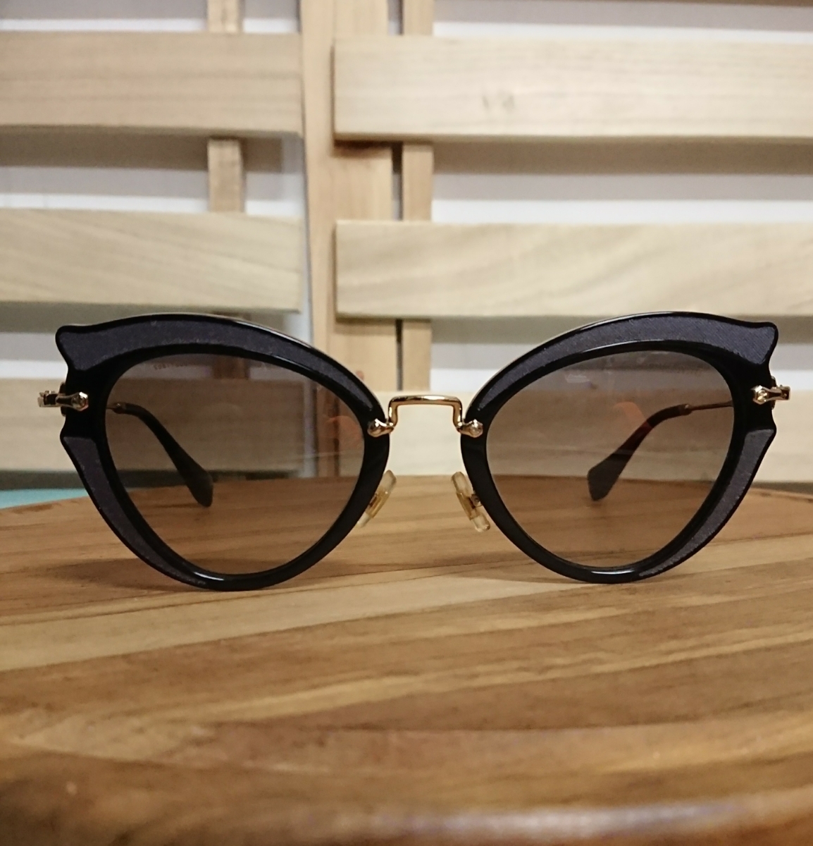 MIU MIU ミュウミュウ バタフライ サングラス ケース付き ロゴ