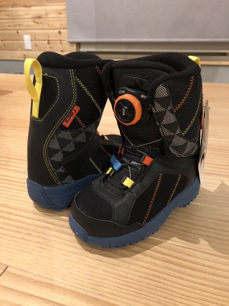 新品，定番 IGNIO スノーボードブーツ BOAタイプダイヤル式シューレース キッズ用 19cm 品 ジュニア 子供用スノーボード ブーツ(19.0cm)｜売買されたオークション情報、yahooの商品情報をアーカイブ公開 - オ ソフトブーツ
