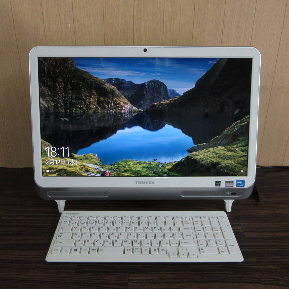 TOSHIBA dynabook REGZA PC D712/V3GW リュクスホワイト Windows10Home 