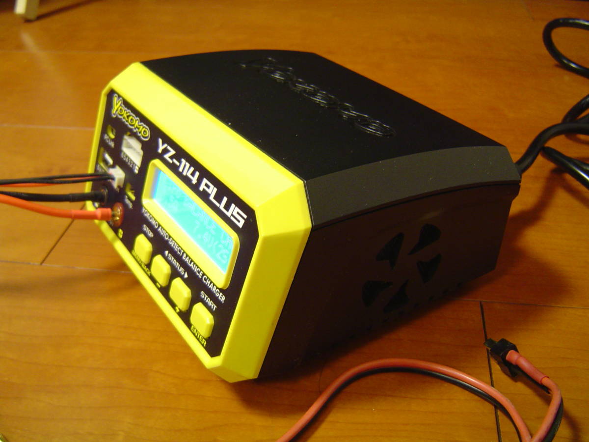 YZ-114 PLUS ヨコモ AC⁄DC 急速充放電器 : 多種多様なバッテリーに