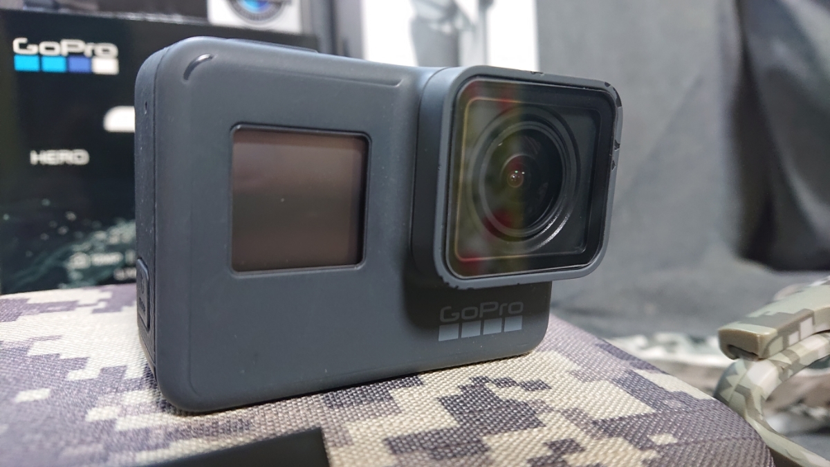 GoPro7 アクションカメラ本体 防水ケース付き 充電器 電池5個 Amazon 