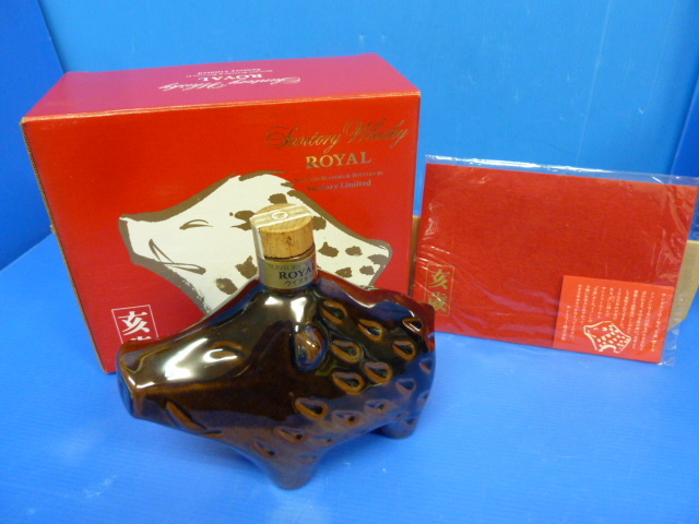 サントリー ウイスキー 干支ボトル 亥年 陶器 未開栓 76 未開栓 古酒 SUNTORY ROYAL サントリー ローヤル 干支ボトル 亥歳