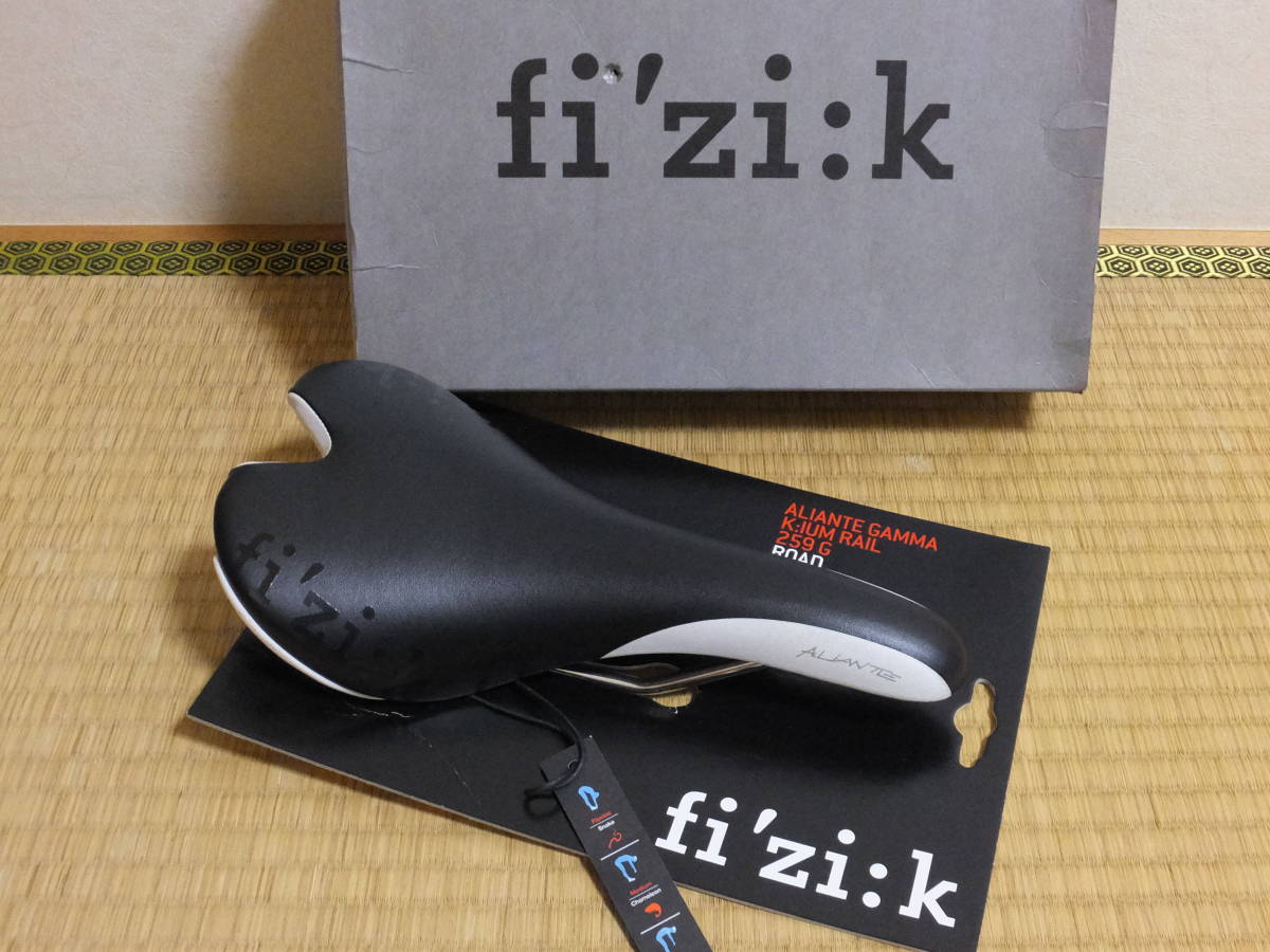 【新品，限定SALE】 フィジーク fizik アリアンテ Aliante ガンマ Gamma サドル Kium キウムレール ブル ブラックホワイト(フィジーク)｜売買されたオークション情報、yahooの商品情報をアーカイブ公開 - オークファン フィジーク