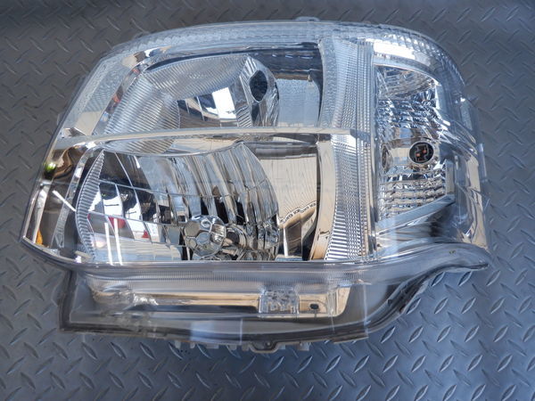 トヨタ純正 200 ハイエース 3型 HID キセノン ヘッドライト ヘッド