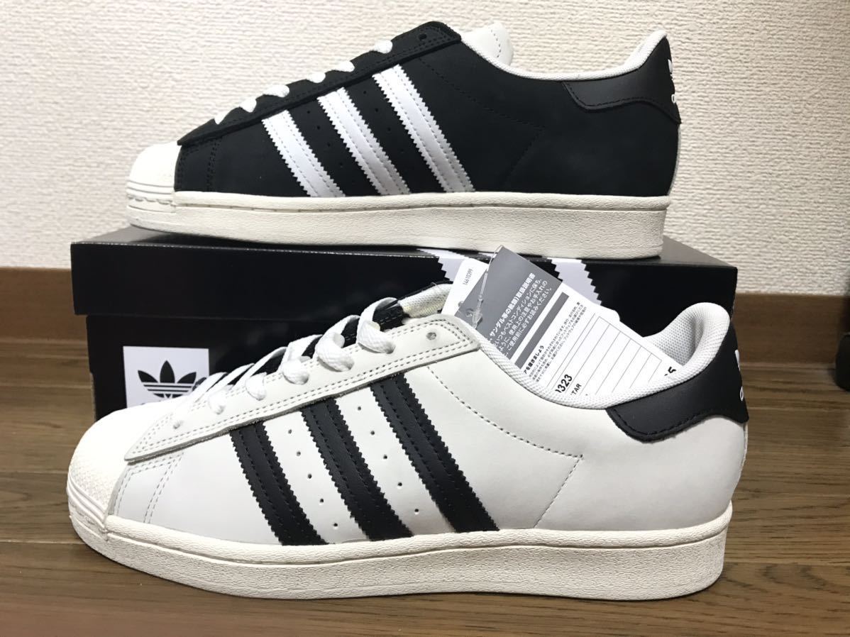 26 5cm 新品 箱付 アディダス スーパースター ブラック EG4957 黒 