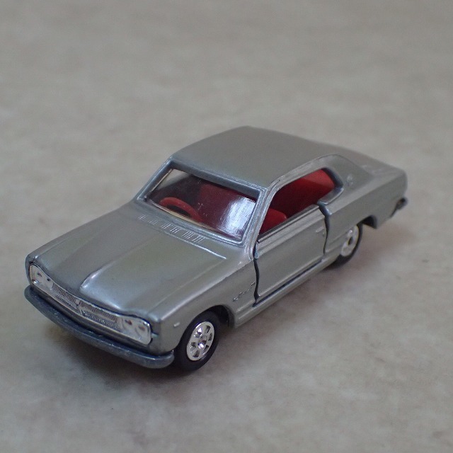トミカ 日本製 No.21 ニッサン スカイライン 2000GT 黒箱 旧ホイール
