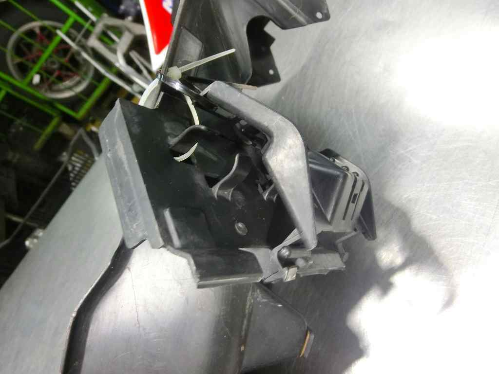 NSR250R リアフェンダー、カットされていない希少？品☆MC21 【公式通販】