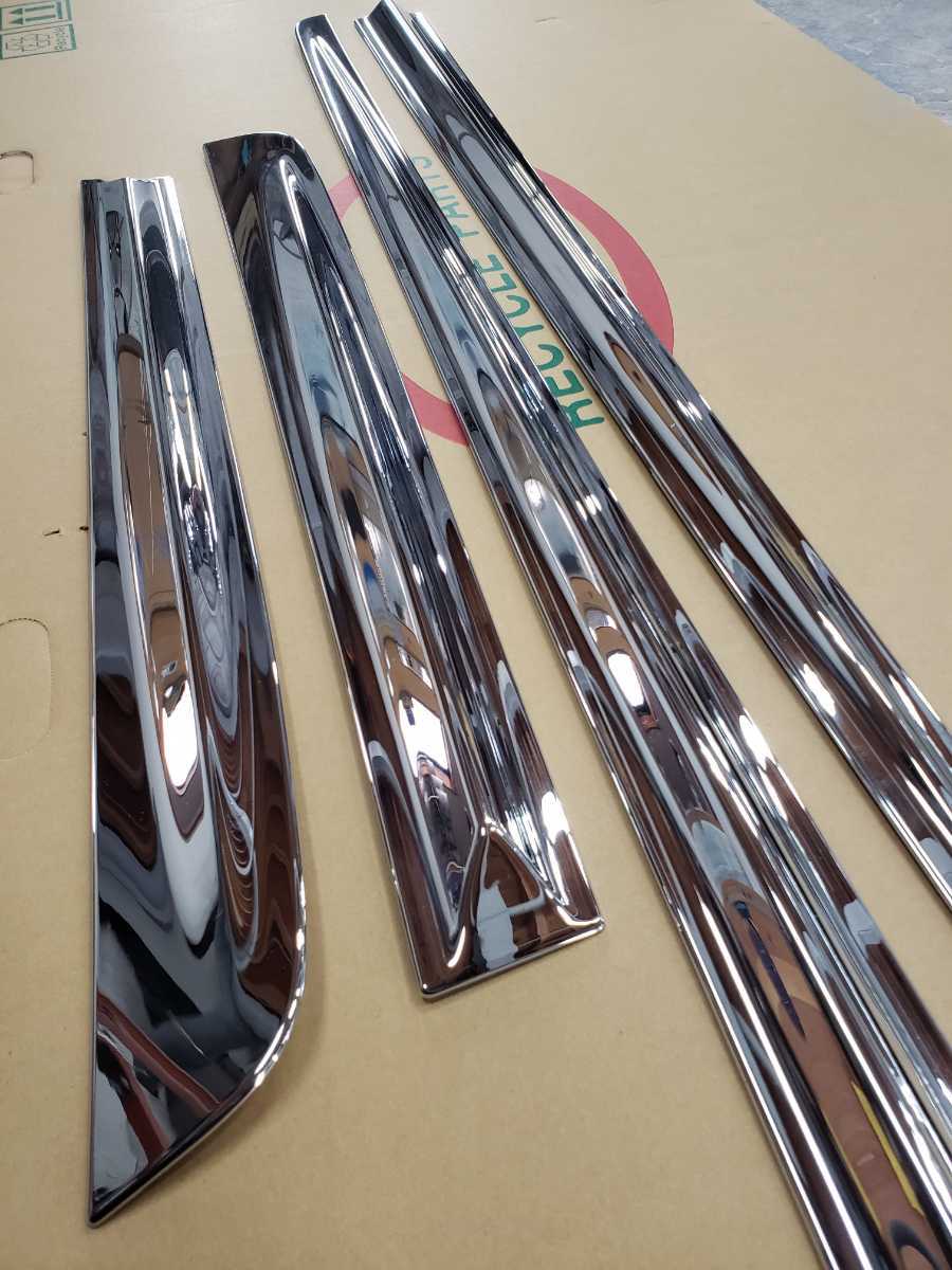 トヨタ　クラウン　210　クラウンアスリートトヨタ純正　サイドガーニッシュ　メッキモール　ロッカーモール