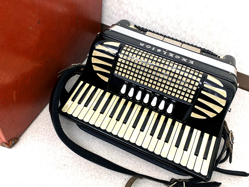 EXCELSIOR □EXCELSIOR Model 308 アコーディオン ケース付き