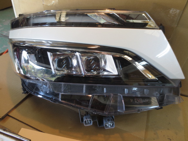 ヴォクシー 前期 右 ZRR80W 煌 トヨタ 0 後期 ノア ヘッドライト LED