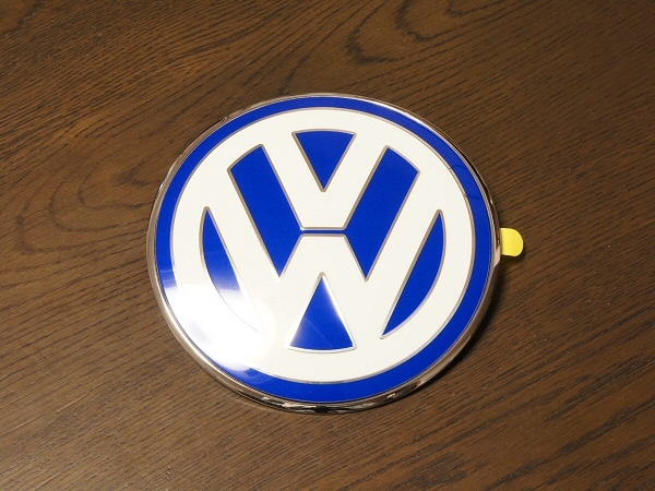100%新品，本物保証 VW 純正 ニュービートル フロントエンブレム 白青 ボンネット(エンブレム)｜売買されたオークション情報、yahooの商品情報をアーカイブ公開 - オークファン その他