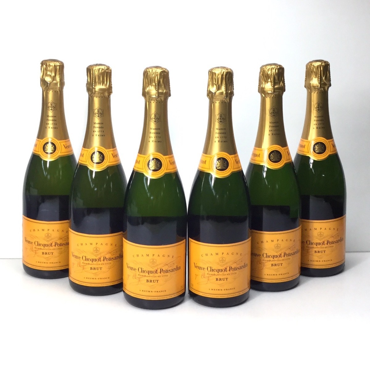 【新品・未開栓】COURVOISIERCOURIMPERIALE ゴールド箱付き 同梱不可】1円～ 未開栓 ヴーヴクリコ イエローラベル 6本セット 750ml