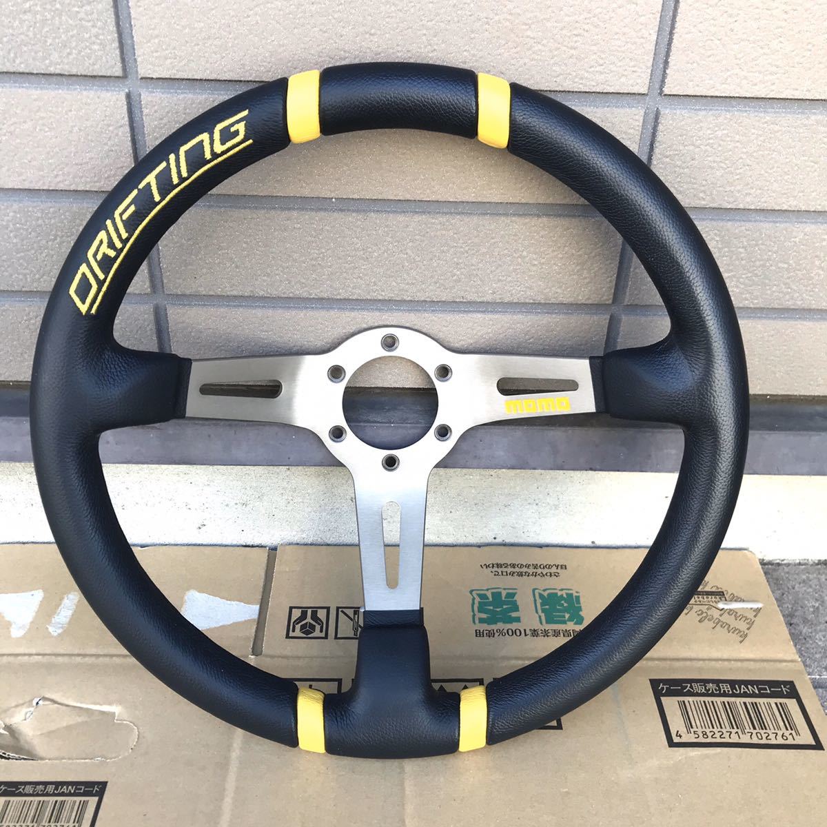 正規品】【美品】MOMO DRIFTING 35パイ ステアリング モモ ド 