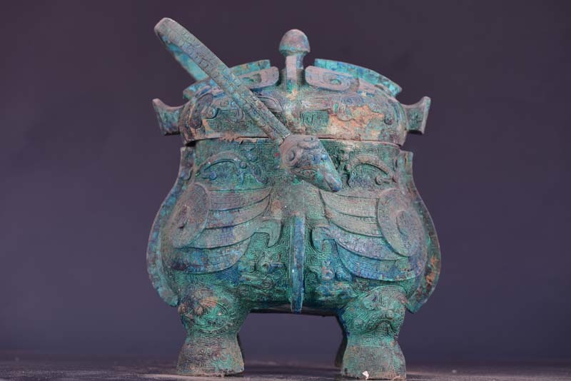 青銅製 陽刻鳥型文 刀柄 春秋戦国時代 高さ約15.7cm 青銅製 陽刻鳥型文 刀柄 春秋戦国時代 高さ約15.7cm