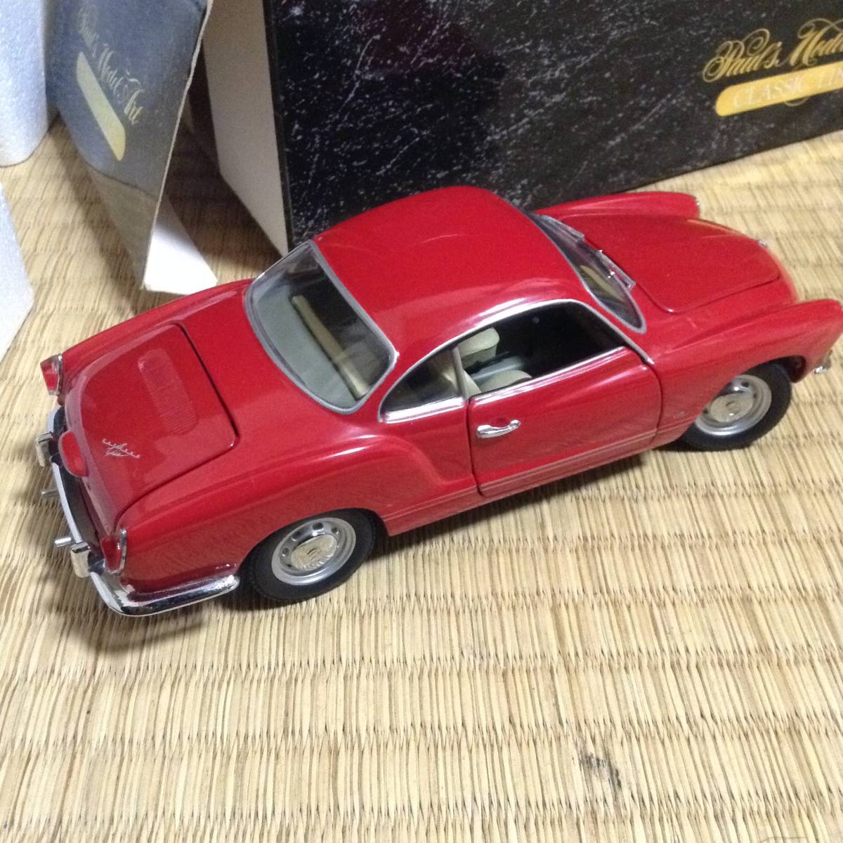 1/24 カルマンギア クーペ KARMANN GHIA Coupe red CLASSIC LINE PMA