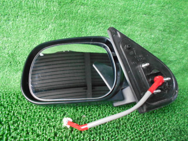 DBA-NCP81G シエンタ 純正 サイドミラー 中古 （管理：230413-02)　運転席側 右 R ドアミラー ミドリ 6U6 ※キズ※ シエンタ ncp81g 1NZ-FE 068 サイドミラー ミラー