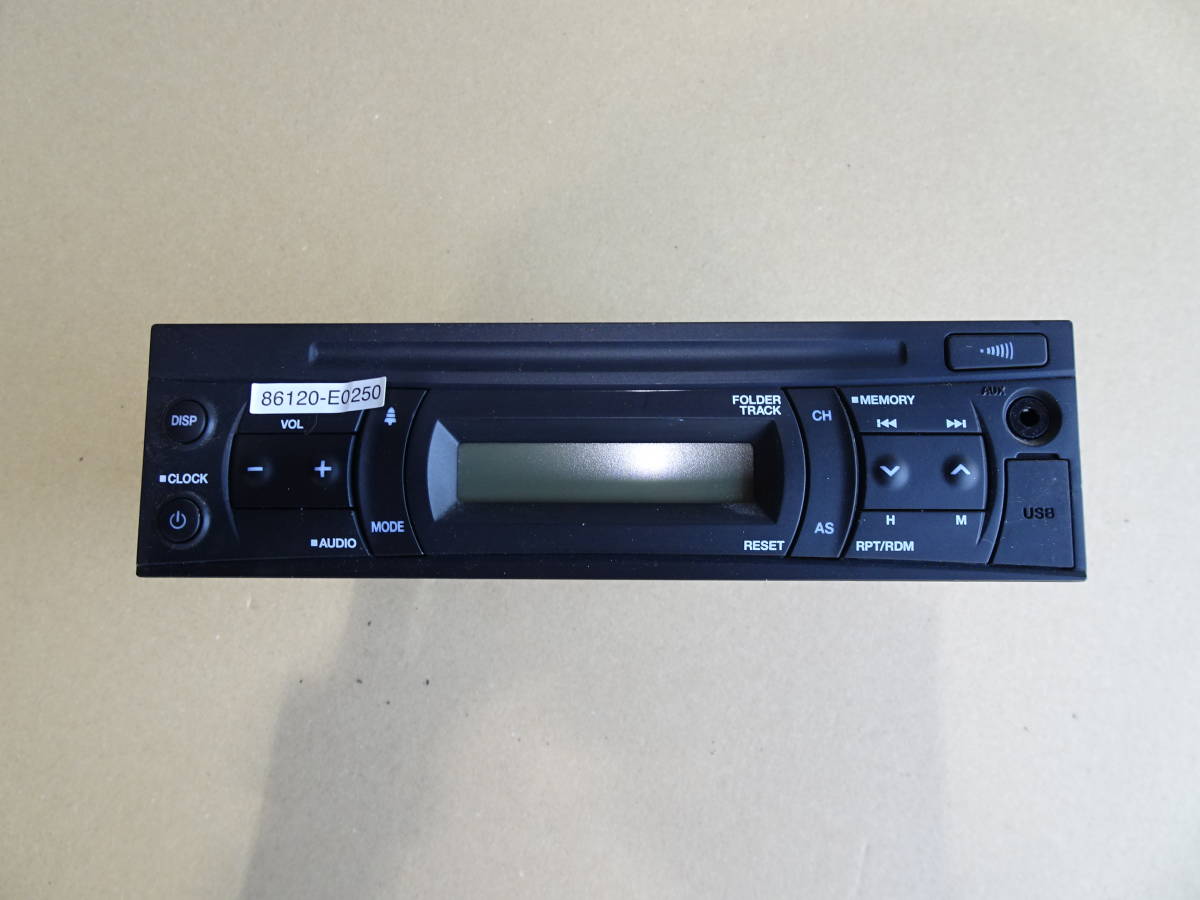 日野 ラジオ AM/FM USB AUX 86120 E0250(a37) カーオーディオ日野用