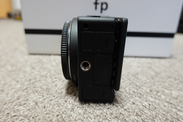 SIGMA fp 45mm F2.8 DG DN Contemporary キット（フィルター、バッテリー×１おまけ） Sigma 45mm fp Contemporary: Solid w